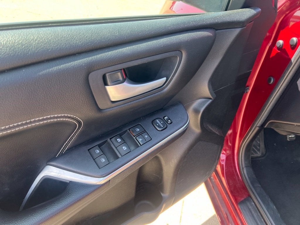 2016 Toyota Camry Hybrid LE
