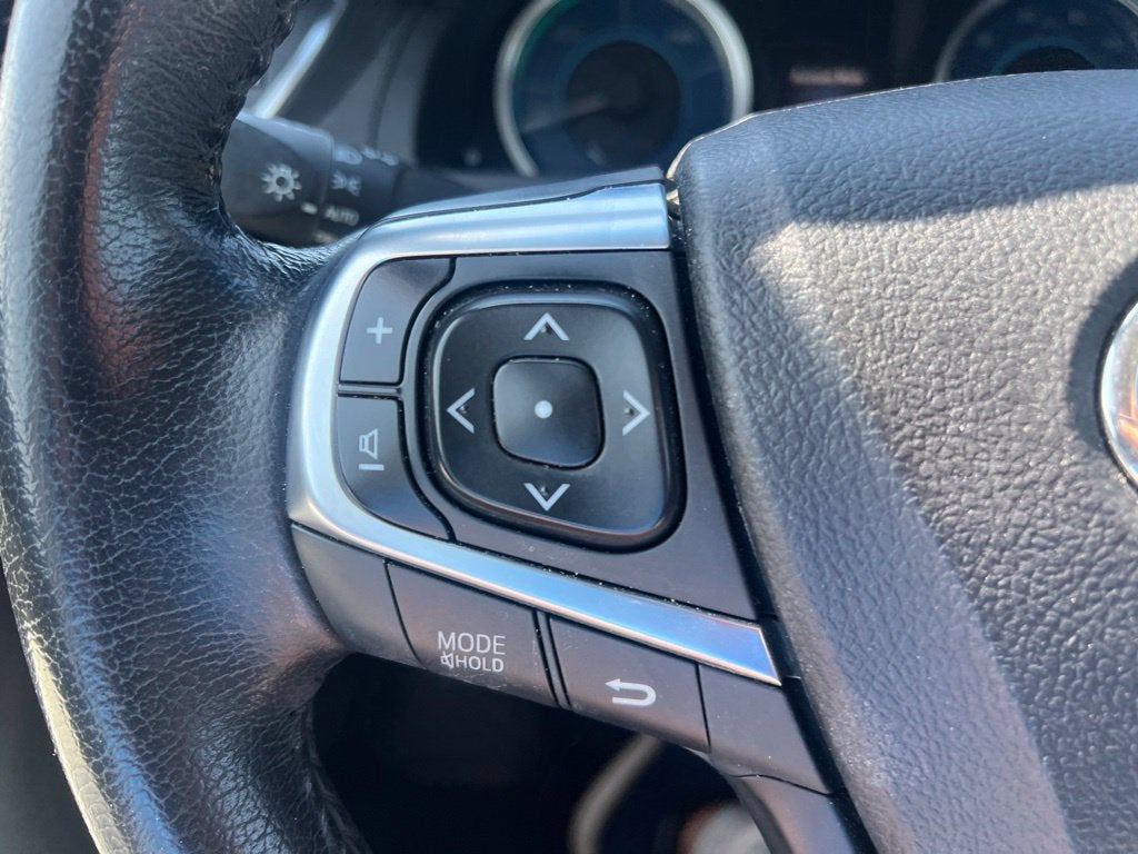 2016 Toyota Camry Hybrid LE