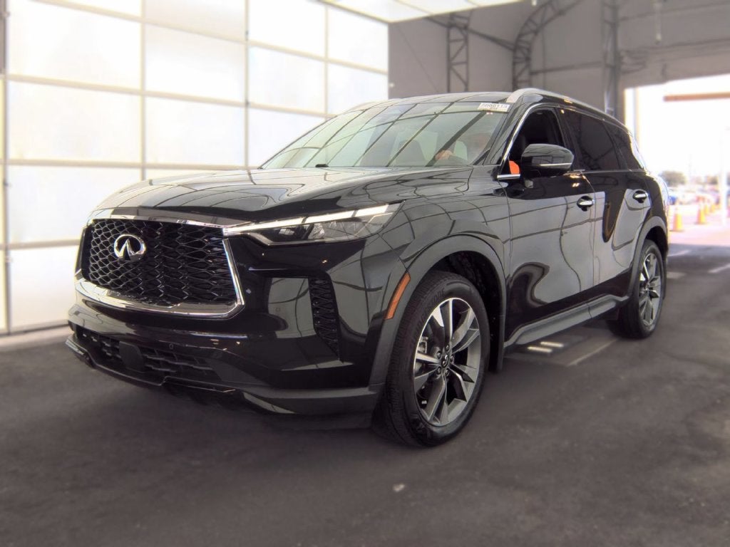 2023 INFINITI QX60 LUXE