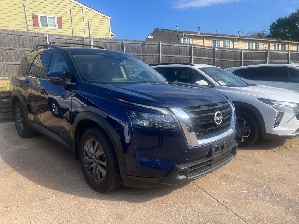 2024 Nissan Pathfinder SV
