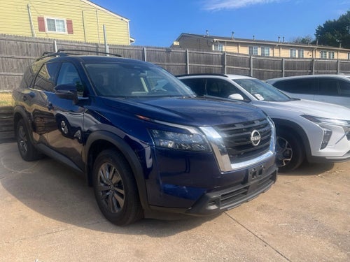 2024 Nissan Pathfinder SV
