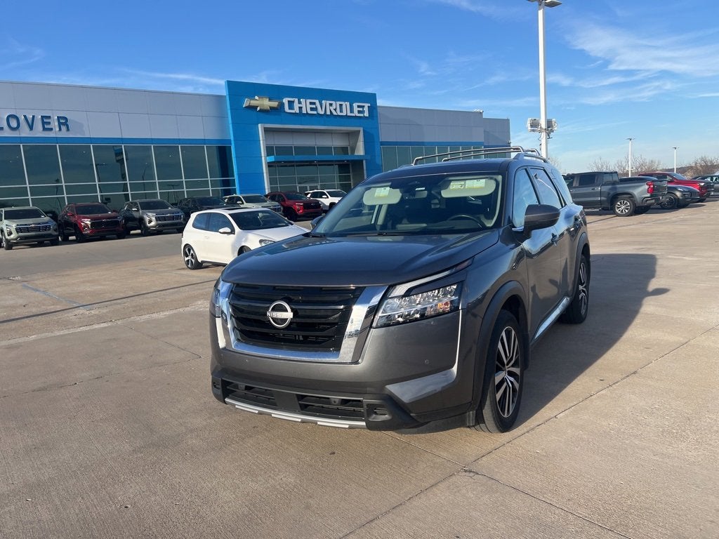 2023 Nissan Pathfinder Platinum