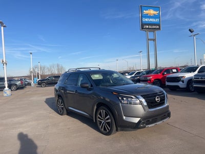 2023 Nissan Pathfinder Platinum
