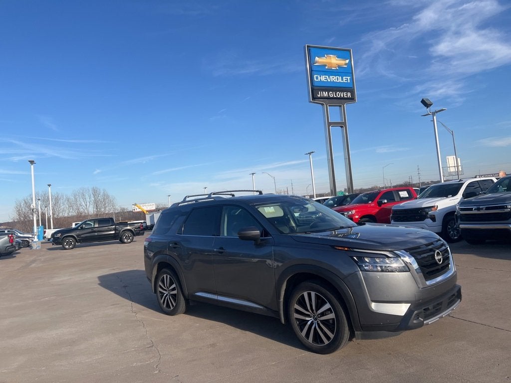 2023 Nissan Pathfinder Platinum