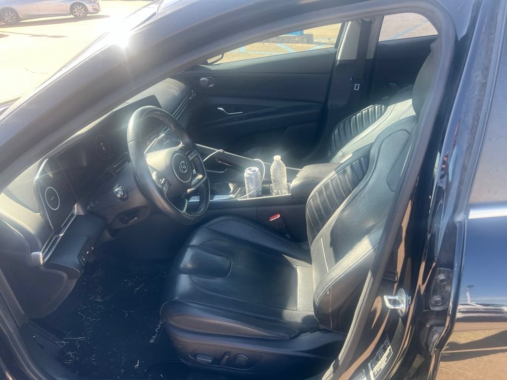 2022 Hyundai Elantra Limited
