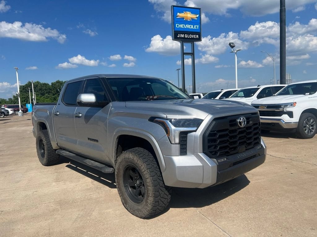 2024 Toyota Tundra 4WD SR5