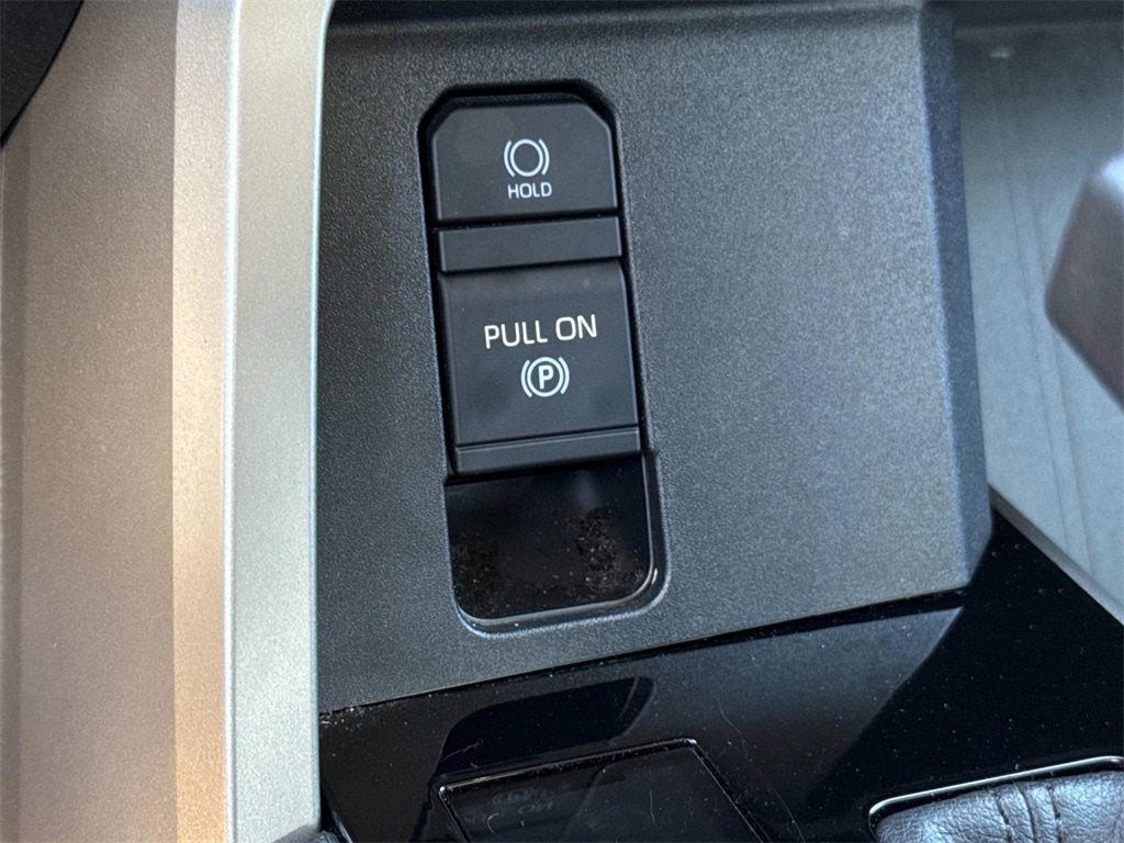 2023 Toyota Tundra 4WD SR5