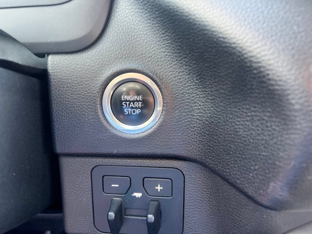 2023 Toyota Tundra 4WD SR5