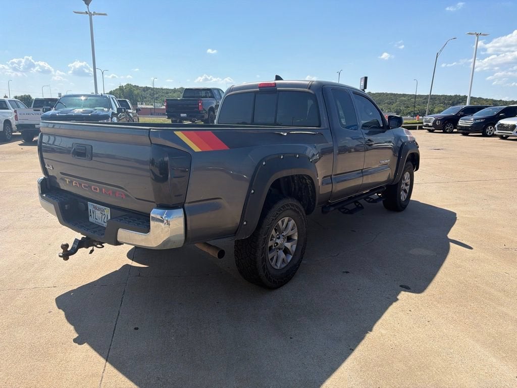 2016 Toyota Tacoma SR