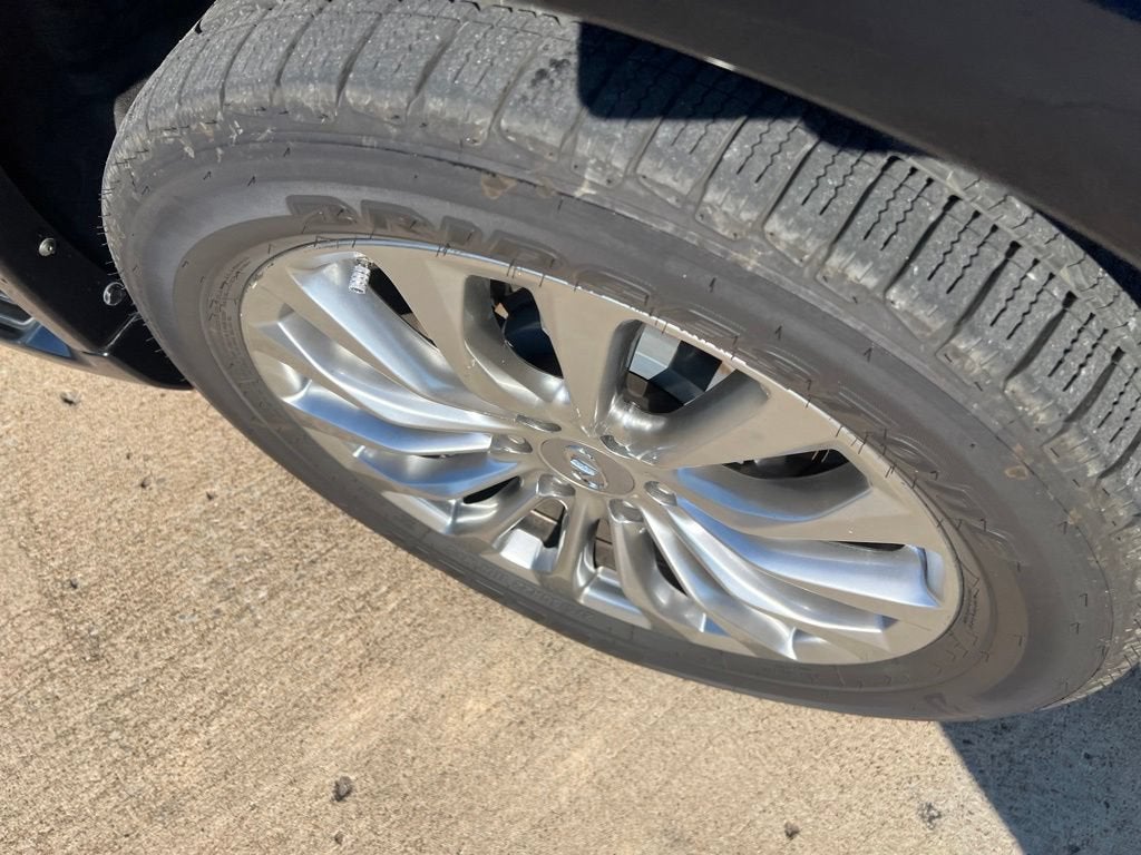 2015 INFINITI QX80 4WD 4dr