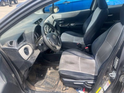 2013 Toyota Yaris L