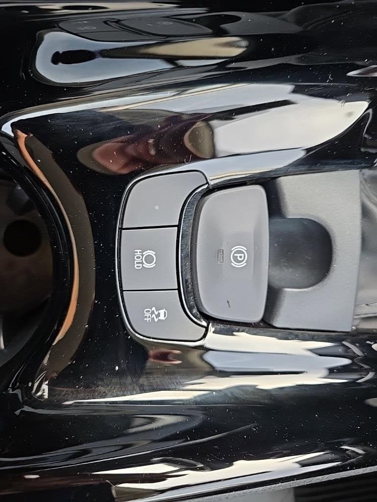 2022 Toyota C-HR XLE