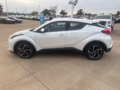 2022 Toyota C-HR XLE