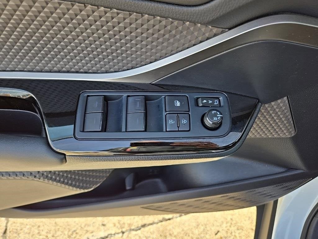 2022 Toyota C-HR XLE