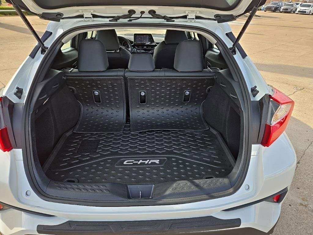 2022 Toyota C-HR XLE