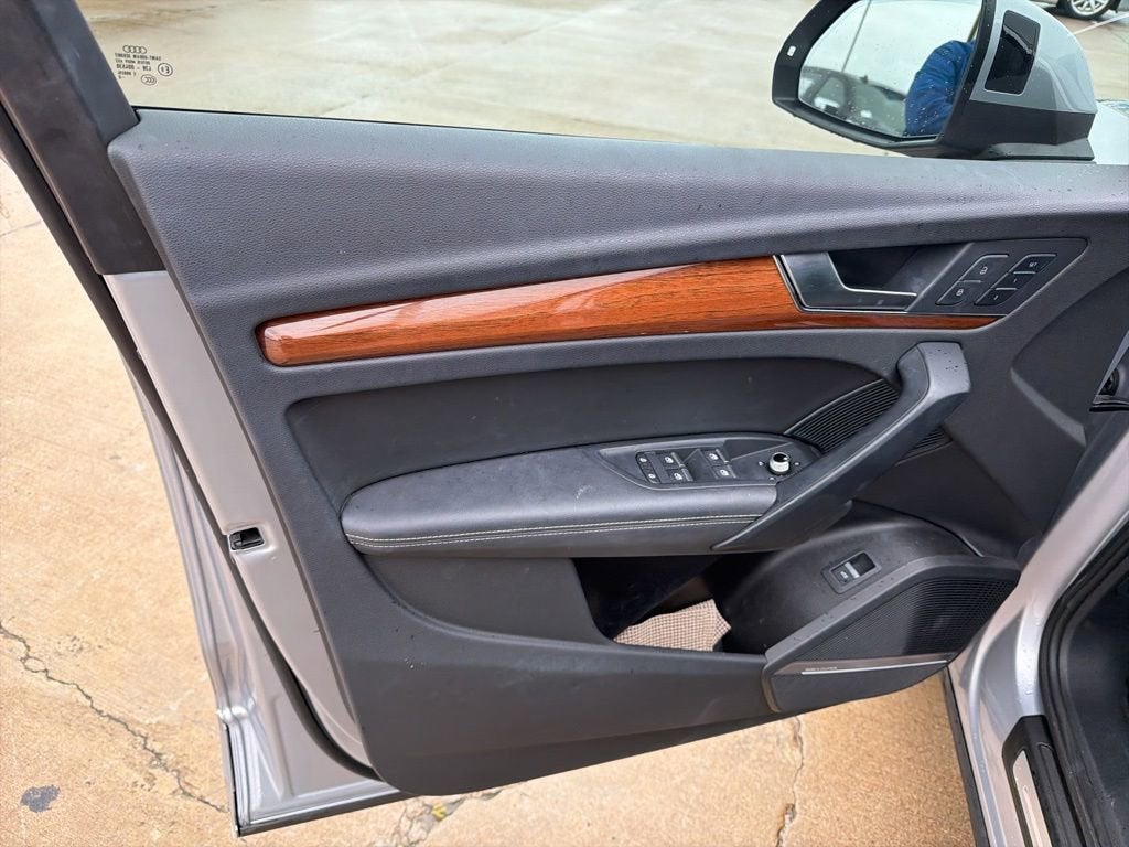 2022 Audi Q5 S line Premium Plus