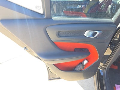 2020 Volvo XC40 R-Design