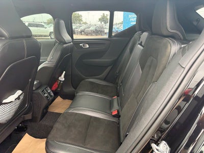 2020 Volvo XC40 R-Design
