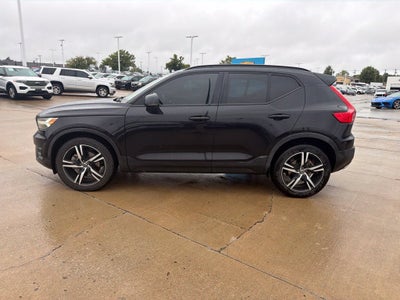 2020 Volvo XC40 R-Design